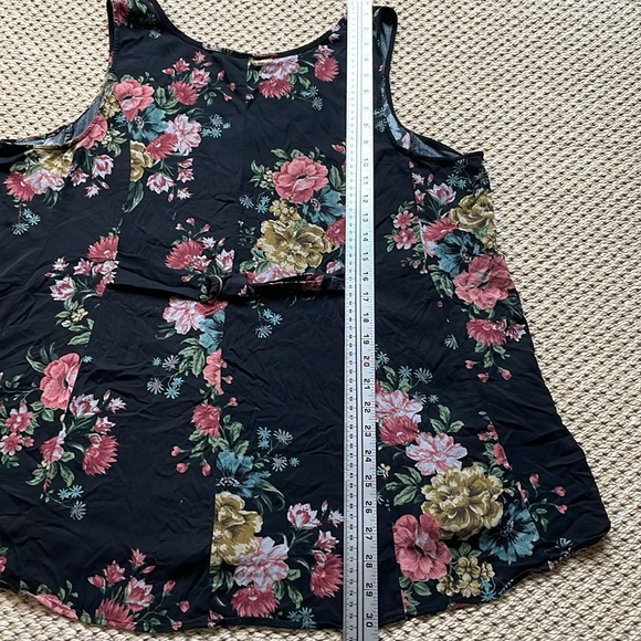 TORRID Black Floral Top 3X - Picture 8 of 9